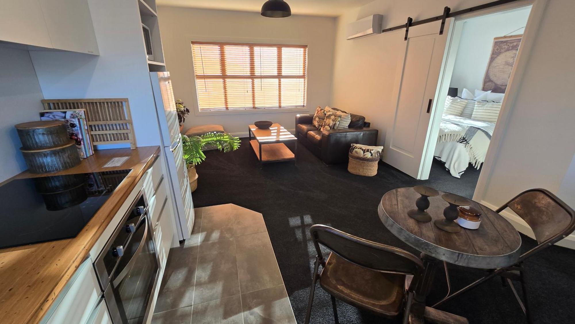 Apartment 2 - Haddin Court - Stunning Executive بلينهايم المظهر الخارجي الصورة